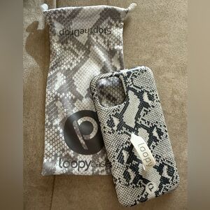 Loopy Case | Grey and White Gradient | iPhone 11 Pro | Right Orientation